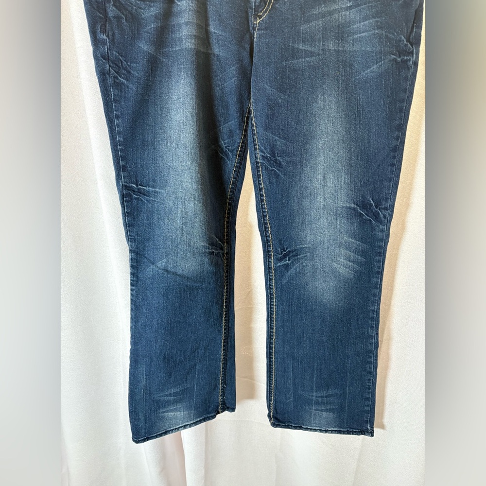 Vanity Premium Womens 32x33” embroidered Bootcut Jeans Low Rise GUC‎ 540 - Picture 3 of 9